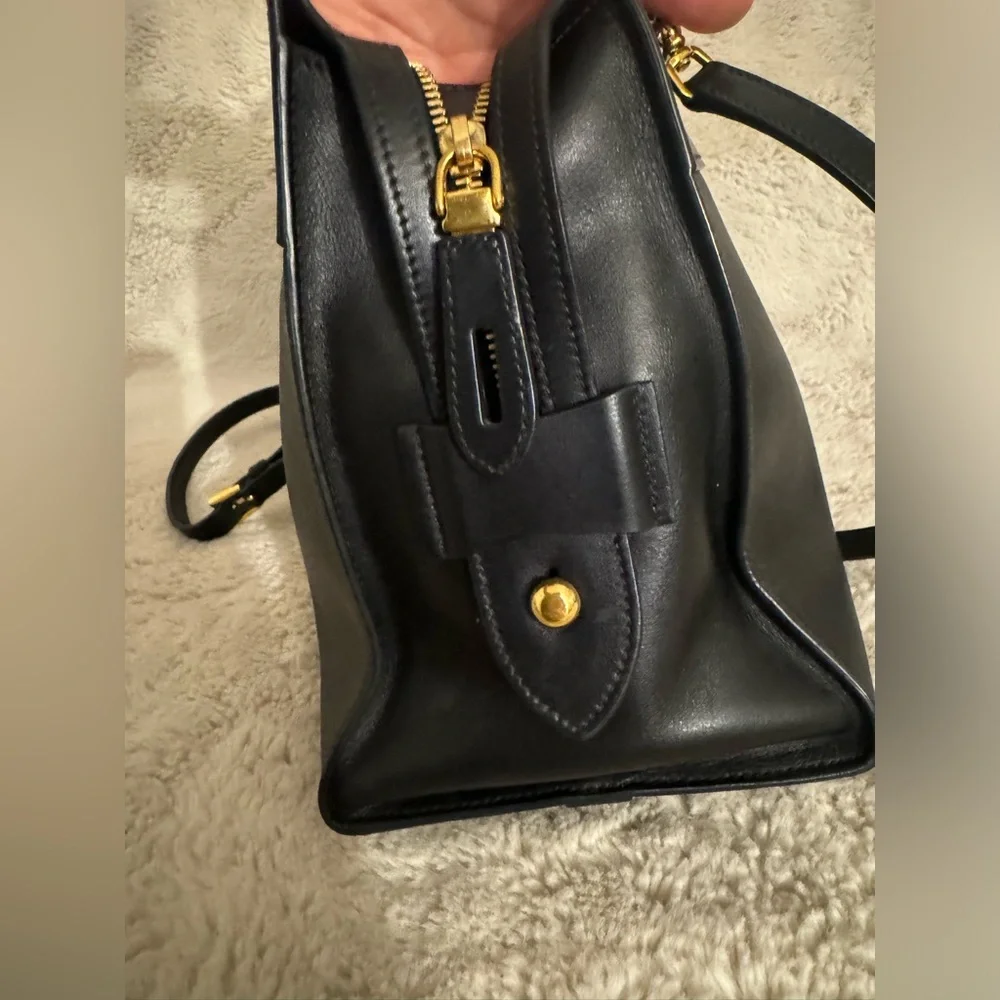 Prada Paradigme Tote Saffiano with City Calf Medium in Black with Gold Hardware - Picture 4 of 15